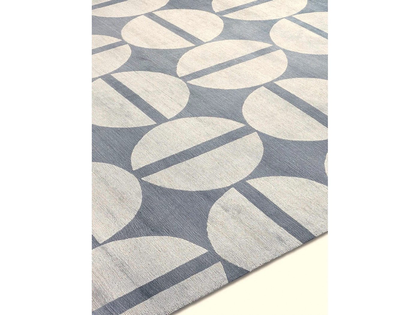 CIRCLE 02 _ cm 300 x 250